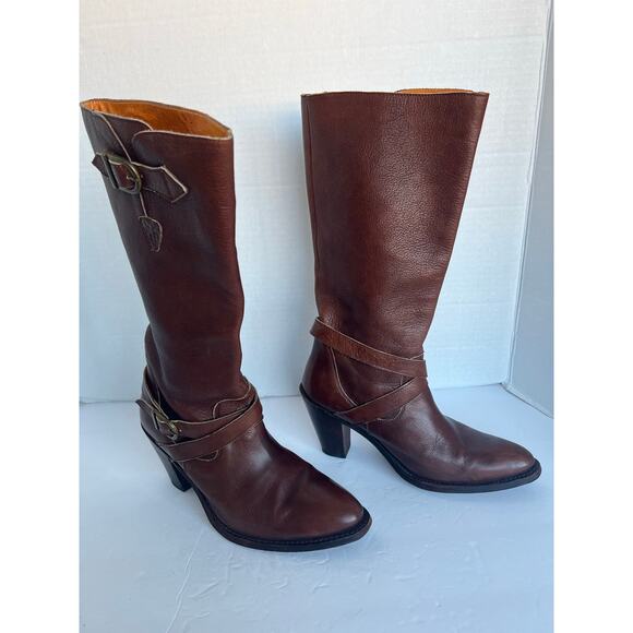 Frye Brown Leather Harness Strap Pointed Toe Knee High Pull On Heeled Boots 7.5 - Picture 2 of 14
